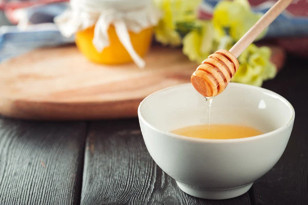Antibacterial vs. Antimicrobial: How Honey Soothes a Sore Throat